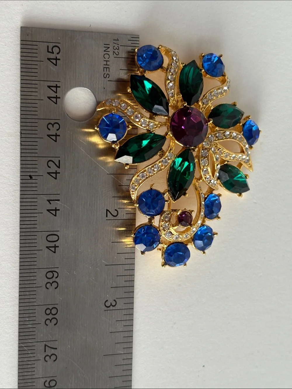 N/A elegant gold